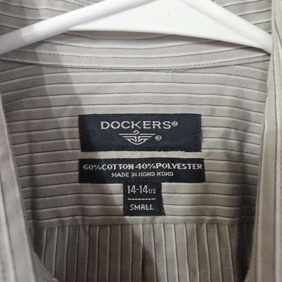 Mens dockers gray and white striped button down shirt! - Picture 2 of 4